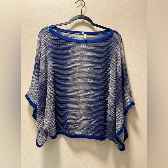 Style Y Tops - Style Y Unique Breezy Sheer Batwing Style Cover Top, Women’s Sz M, Blue + White